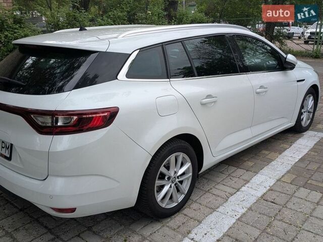 Белый Рено Меган, объемом двигателя 1.5 л и пробегом 208 тыс. км за 14000 $, фото 2 на Automoto.ua