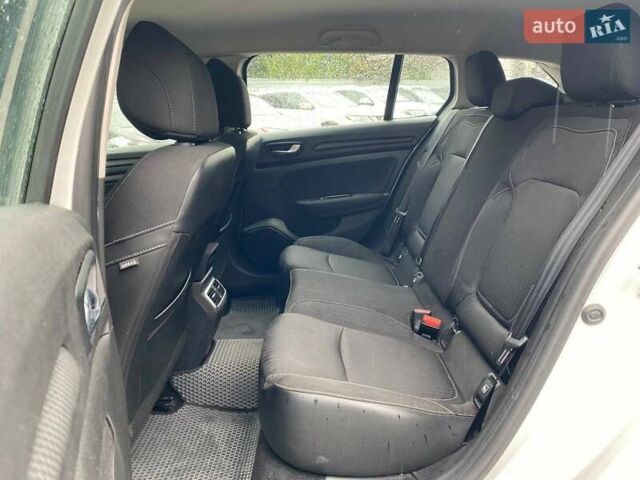 Белый Рено Меган, объемом двигателя 1.46 л и пробегом 197 тыс. км за 12490 $, фото 9 на Automoto.ua