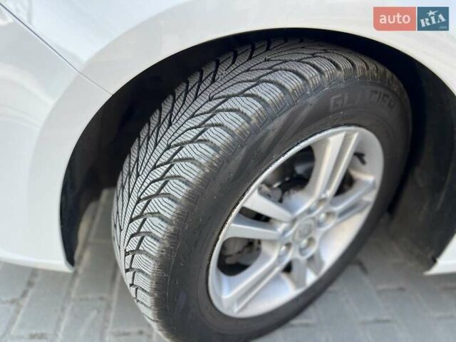 Белый Рено Меган, объемом двигателя 1.46 л и пробегом 312 тыс. км за 11750 $, фото 26 на Automoto.ua