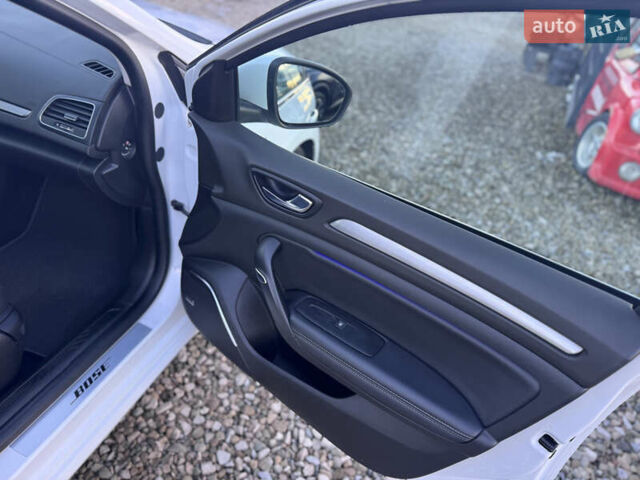 Білий Рено Меган, об'ємом двигуна 1.46 л та пробігом 211 тис. км за 13300 $, фото 45 на Automoto.ua