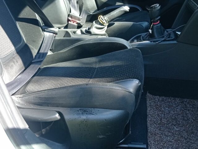 Белый Рено Меган, объемом двигателя 0 л и пробегом 210 тыс. км за 11700 $, фото 3 на Automoto.ua