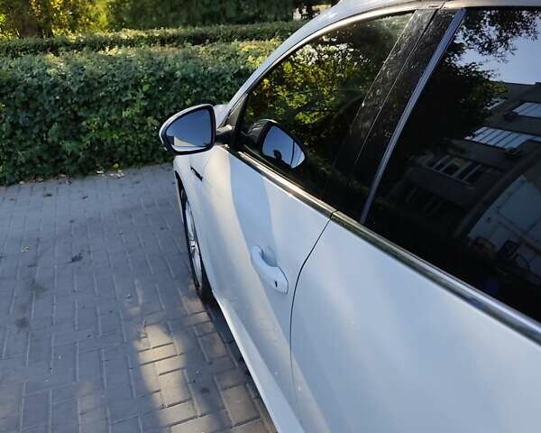 Белый Рено Меган, объемом двигателя 1.46 л и пробегом 230 тыс. км за 11800 $, фото 2 на Automoto.ua