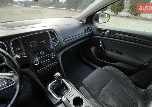 Белый Рено Меган, объемом двигателя 1.46 л и пробегом 205 тыс. км за 10700 $, фото 11 на Automoto.ua