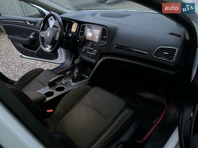 Белый Рено Меган, объемом двигателя 1.46 л и пробегом 231 тыс. км за 11100 $, фото 18 на Automoto.ua