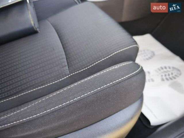 Белый Рено Меган, объемом двигателя 1.46 л и пробегом 200 тыс. км за 11999 $, фото 79 на Automoto.ua