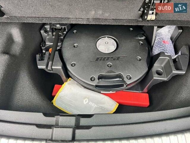 Белый Рено Меган, объемом двигателя 1.5 л и пробегом 208 тыс. км за 14300 $, фото 35 на Automoto.ua