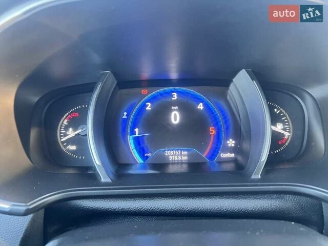 Белый Рено Меган, объемом двигателя 1.5 л и пробегом 208 тыс. км за 13900 $, фото 11 на Automoto.ua
