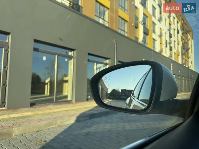 Білий Рено Меган, об'ємом двигуна 1.46 л та пробігом 185 тис. км за 15600 $, фото 48 на Automoto.ua