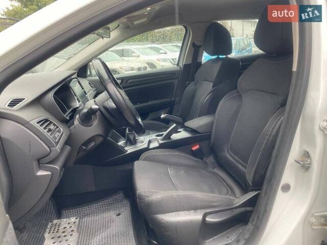 Белый Рено Меган, объемом двигателя 1.46 л и пробегом 197 тыс. км за 12490 $, фото 8 на Automoto.ua