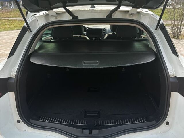 Белый Рено Меган, объемом двигателя 1.6 л и пробегом 195 тыс. км за 11800 $, фото 16 на Automoto.ua