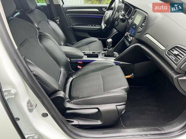 Белый Рено Меган, объемом двигателя 1.5 л и пробегом 208 тыс. км за 14300 $, фото 25 на Automoto.ua