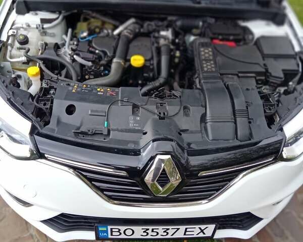 Белый Рено Меган, объемом двигателя 1.46 л и пробегом 251 тыс. км за 12400 $, фото 5 на Automoto.ua