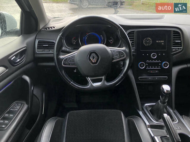 Белый Рено Меган, объемом двигателя 1.5 л и пробегом 150 тыс. км за 14300 $, фото 124 на Automoto.ua