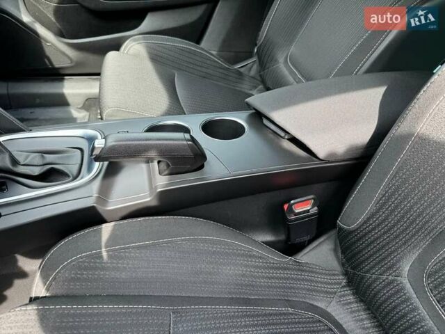 Белый Рено Меган, объемом двигателя 1.5 л и пробегом 210 тыс. км за 12000 $, фото 11 на Automoto.ua