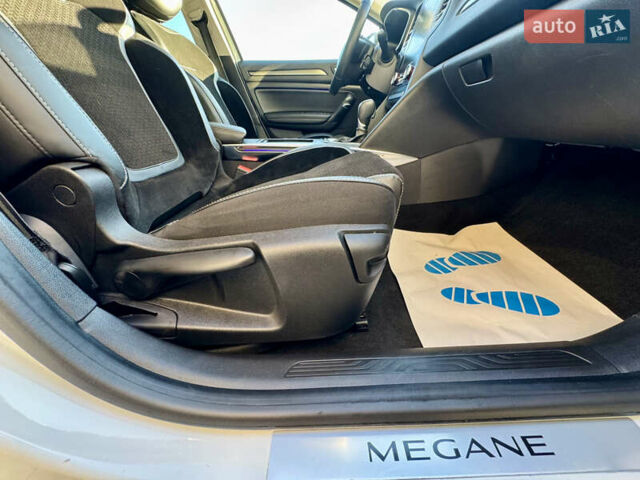 Білий Рено Меган, об'ємом двигуна 1.46 л та пробігом 185 тис. км за 15600 $, фото 22 на Automoto.ua