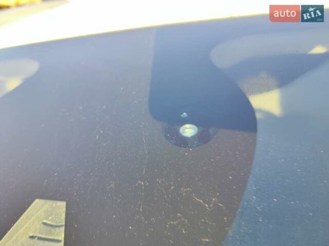 Белый Рено Меган, объемом двигателя 1.46 л и пробегом 200 тыс. км за 11999 $, фото 9 на Automoto.ua