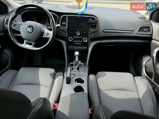 Белый Рено Меган, объемом двигателя 1.5 л и пробегом 210 тыс. км за 12000 $, фото 8 на Automoto.ua