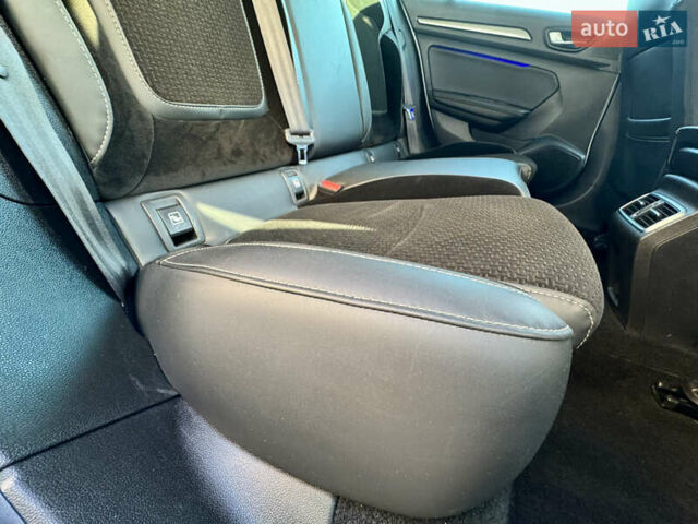 Білий Рено Меган, об'ємом двигуна 1.46 л та пробігом 185 тис. км за 15600 $, фото 32 на Automoto.ua