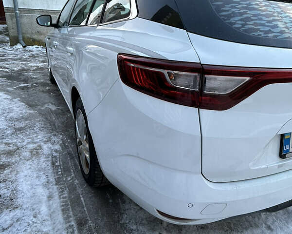 Белый Рено Меган, объемом двигателя 1.46 л и пробегом 192 тыс. км за 11500 $, фото 8 на Automoto.ua