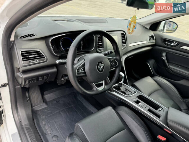 Белый Рено Меган, объемом двигателя 1.46 л и пробегом 268 тыс. км за 11900 $, фото 26 на Automoto.ua