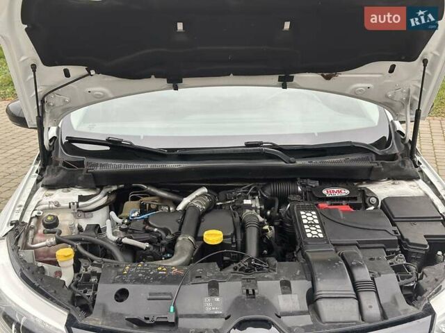 Білий Рено Меган, об'ємом двигуна 1.5 л та пробігом 210 тис. км за 11900 $, фото 8 на Automoto.ua