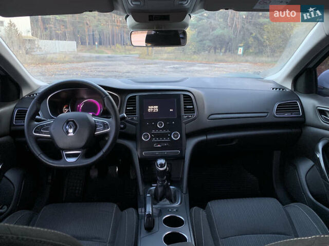 Рено Меган 2017 у Богодухове на Automoto.ua Білий Рено Меган, об'ємом двигуна 1.46 л та пробігом 289 тис. км за 11300 $, фото 9 на Automoto.ua