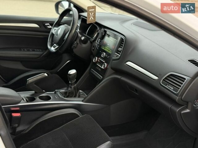 Білий Рено Меган, об'ємом двигуна 1.6 л та пробігом 193 тис. км за 10500 $, фото 42 на Automoto.ua