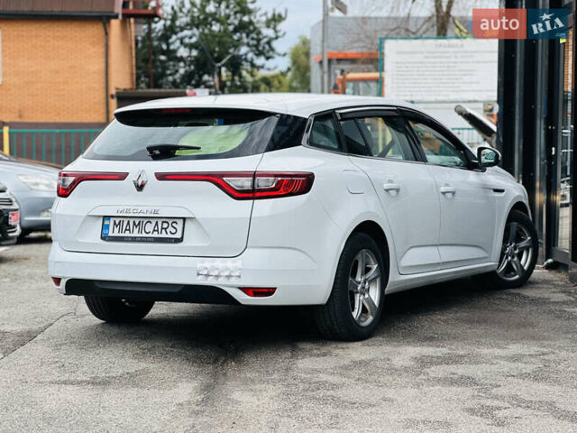 Білий Рено Меган, об'ємом двигуна 1.5 л та пробігом 191 тис. км за 11399 $, фото 3 на Automoto.ua