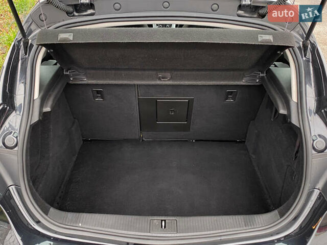 Белый Рено Меган, объемом двигателя 1.46 л и пробегом 259 тыс. км за 12450 $, фото 25 на Automoto.ua