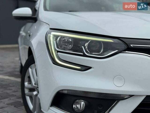 Белый Рено Меган, объемом двигателя 1.46 л и пробегом 195 тыс. км за 12900 $, фото 18 на Automoto.ua
