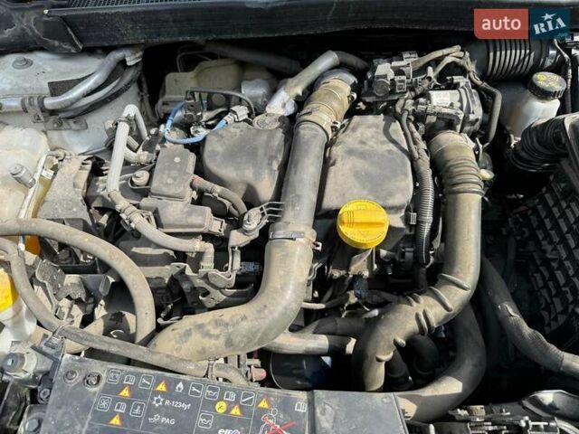 Белый Рено Меган, объемом двигателя 1.5 л и пробегом 210 тыс. км за 12000 $, фото 29 на Automoto.ua
