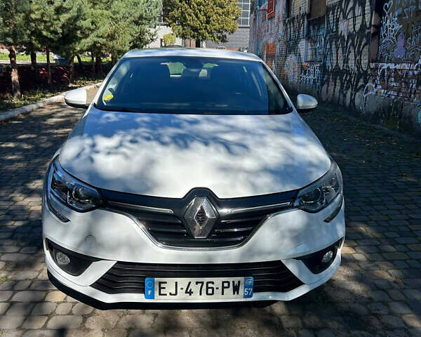 Белый Рено Меган, объемом двигателя 1.46 л и пробегом 217 тыс. км за 11750 $, фото 17 на Automoto.ua