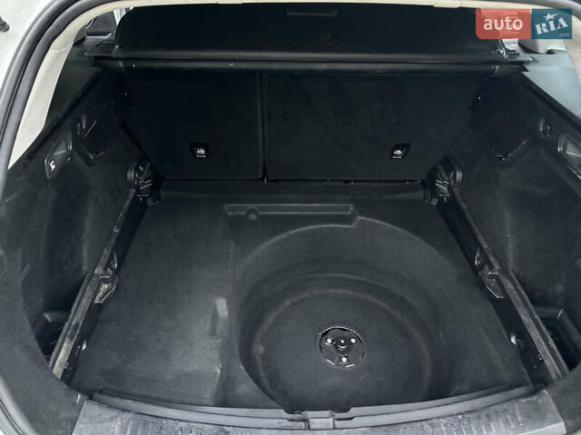 Білий Рено Меган, об'ємом двигуна 1.46 л та пробігом 220 тис. км за 13000 $, фото 15 на Automoto.ua