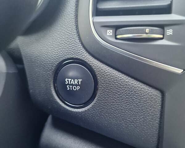 Белый Рено Меган, объемом двигателя 1.5 л и пробегом 218 тыс. км за 14900 $, фото 36 на Automoto.ua