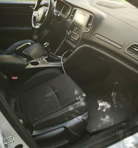 Білий Рено Меган, об'ємом двигуна 1.46 л та пробігом 200 тис. км за 11500 $, фото 7 на Automoto.ua