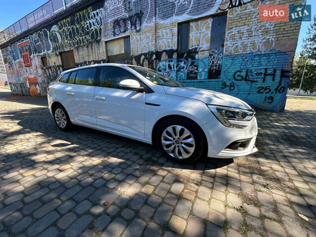 Белый Рено Меган, объемом двигателя 1.46 л и пробегом 217 тыс. км за 11750 $, фото 15 на Automoto.ua