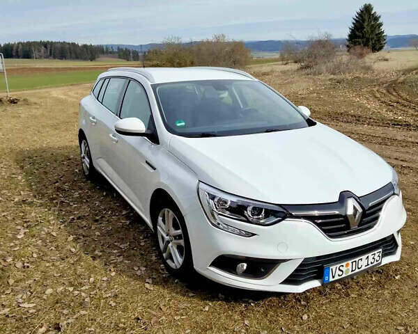 Белый Рено Меган, объемом двигателя 1.6 л и пробегом 126 тыс. км за 14100 $, фото 2 на Automoto.ua