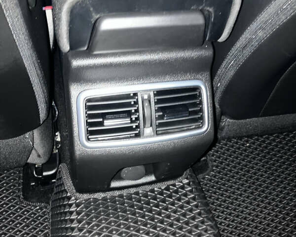 Белый Рено Меган, объемом двигателя 1.5 л и пробегом 213 тыс. км за 9999 $, фото 16 на Automoto.ua