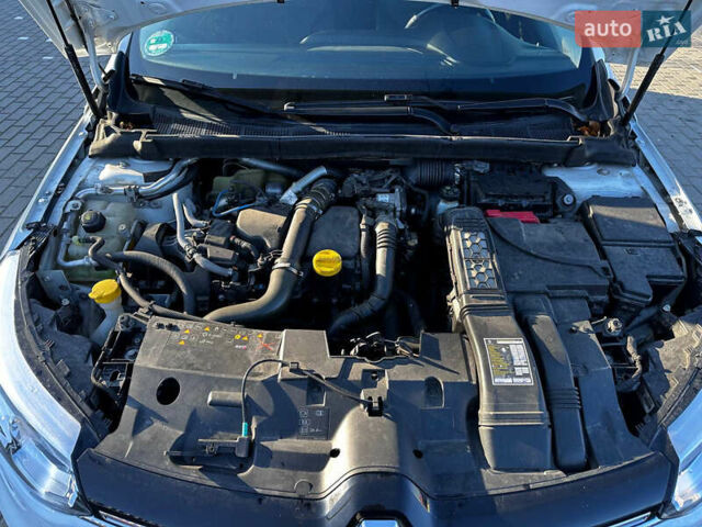 Білий Рено Меган, об'ємом двигуна 1.46 л та пробігом 257 тис. км за 13500 $, фото 24 на Automoto.ua