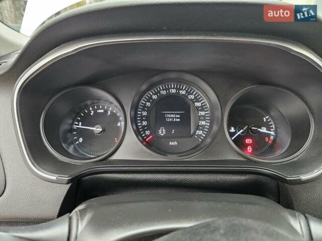 Белый Рено Меган, объемом двигателя 1.5 л и пробегом 175 тыс. км за 10300 $, фото 14 на Automoto.ua