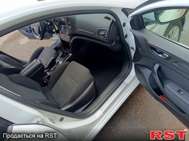 Белый Рено Меган, объемом двигателя 1.5 л и пробегом 190 тыс. км за 11500 $, фото 10 на Automoto.ua