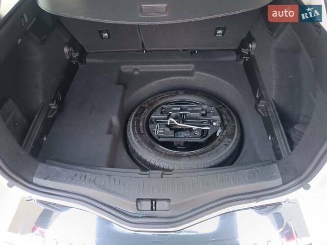 Белый Рено Меган, объемом двигателя 1.46 л и пробегом 190 тыс. км за 11800 $, фото 19 на Automoto.ua