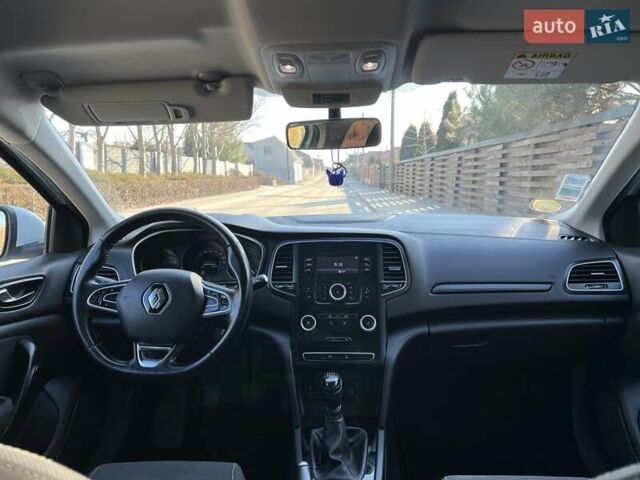 Белый Рено Меган, объемом двигателя 1.46 л и пробегом 312 тыс. км за 11750 $, фото 15 на Automoto.ua