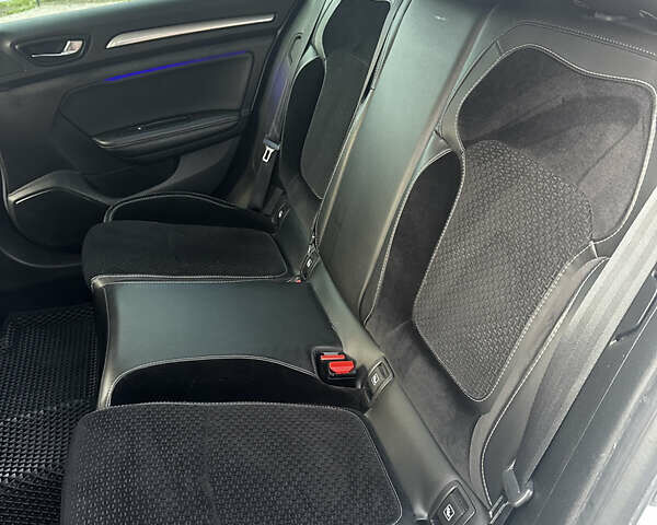 Білий Рено Меган, об'ємом двигуна 1.6 л та пробігом 220 тис. км за 11800 $, фото 10 на Automoto.ua