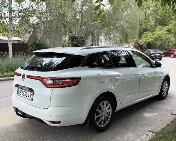 Белый Рено Меган, объемом двигателя 1.46 л и пробегом 139 тыс. км за 14650 $, фото 2 на Automoto.ua