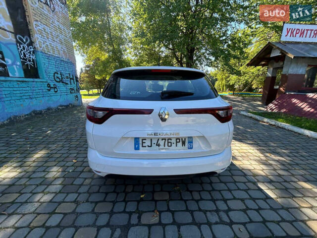 Белый Рено Меган, объемом двигателя 1.46 л и пробегом 217 тыс. км за 11750 $, фото 11 на Automoto.ua