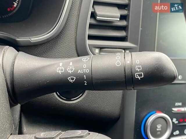 Белый Рено Меган, объемом двигателя 1.46 л и пробегом 197 тыс. км за 12490 $, фото 22 на Automoto.ua