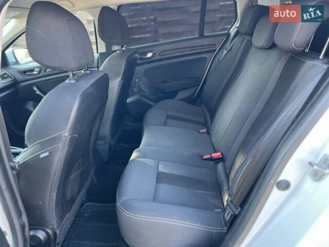 Белый Рено Меган, объемом двигателя 1.46 л и пробегом 312 тыс. км за 11750 $, фото 12 на Automoto.ua