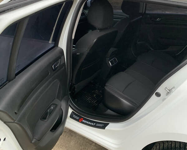 Білий Рено Меган, об'ємом двигуна 1.46 л та пробігом 289 тис. км за 10500 $, фото 6 на Automoto.ua