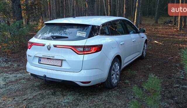 Белый Рено Меган, объемом двигателя 1.5 л и пробегом 202 тыс. км за 11700 $, фото 3 на Automoto.ua